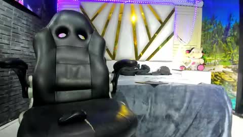 Axell Cross2 online show from 10.31.25