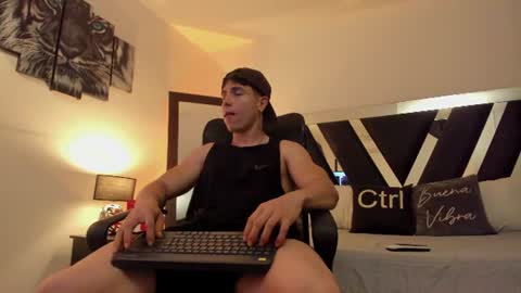 axelmartinezz online show from 06.19.26