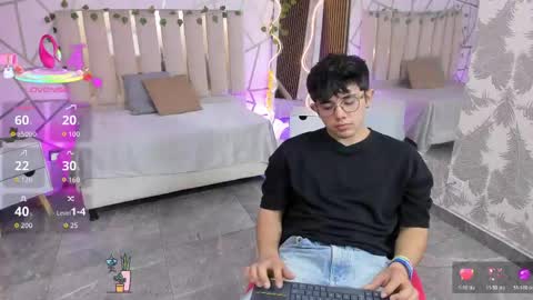 Snapshot of axelnoir_tay chatting on 05.20.26 axelnoir_tay online show from 05.20.26