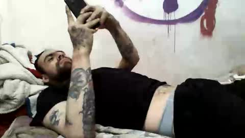 Snapshot of axelpadilla98 chatting on 05.17.26 deliciosodemente online show from 05.17.26