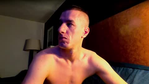 Axl online show from 02.05.25