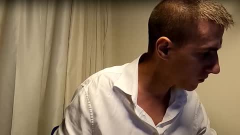 Axl online show from 09.10.25