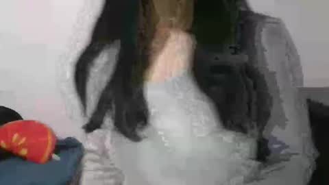 Snapshot of axuepetitt chatting on 03.04.25 axue online show from 03.04.25