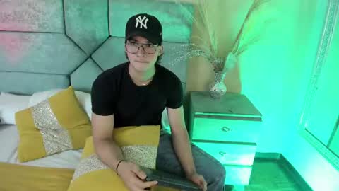 Snapshot of axxel_men chatting on 06.28.26 AXXELMEN online show from 06.28.26