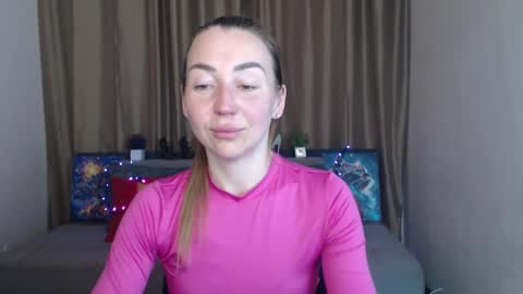 Snapshot of ay_kiss_jully chatting on 03.08.25 Jully online show from 03.08.25