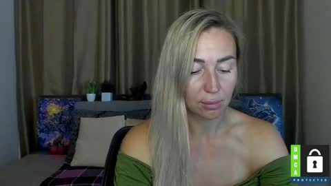 Snapshot of ay_kiss_jully chatting on 09.09.25 Jully online show from 09.09.25