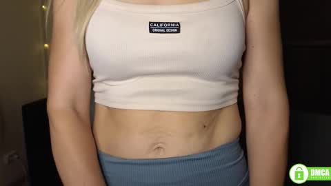 Snapshot of ay_kiss_jully chatting on 09.18.25 Jully online show from 09.18.25