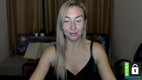 Snapshot of ay_kiss_jully chatting on 09.24.25 Jully online show from 09.24.25