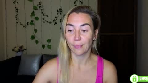 Snapshot of ay_kiss_jully chatting on 11.02.25 Jully online show from 11.02.25