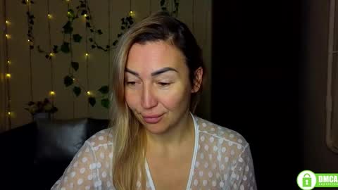 Snapshot of ay_kiss_jully chatting on 01.11.26 Jully online show from 01.11.26