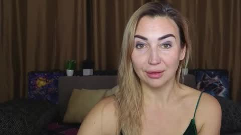 Snapshot of ay_kiss_jully chatting on 01.17.26 Jully online show from 01.17.26