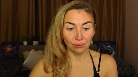 Snapshot of ay_kiss_jully chatting on 01.18.26 Jully online show from 01.18.26