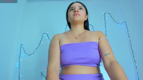 Snapshot of ayheleen_sexygirl3 chatting on 01.22.25 Mariana online show from 01.22.25