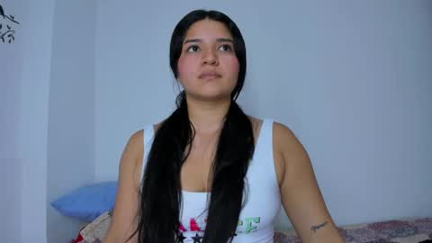 Snapshot of ayheleen_sexygirl3 chatting on 10.18.25 Mariana online show from 10.18.25