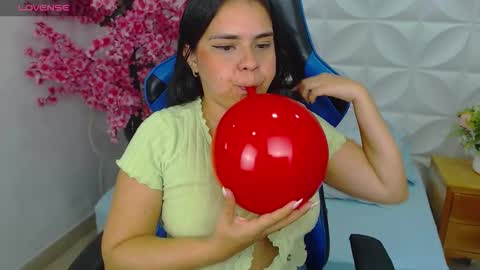 Snapshot of ayla13_ chatting on 09.11.25 Alyda Jaramillo online show from 09.11.25