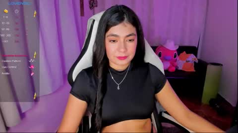 Snapshot of aylenmiller_ chatting on 10.08.25 Aylen online show from 10.08.25