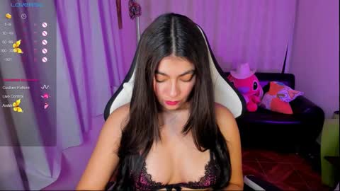 Snapshot of aylenmiller_ chatting on 10.19.25 Aylen online show from 10.19.25