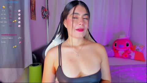 Snapshot of aylenmiller_ chatting on 11.25.25 Aylen online show from 11.25.25