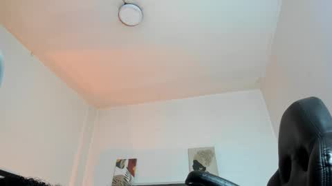 Ayliinn  online show from 11.25.25