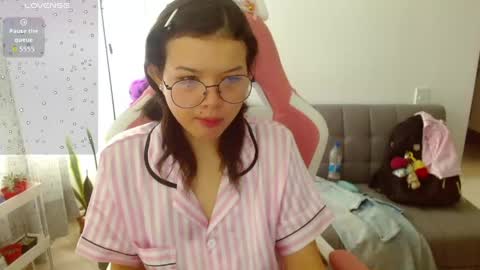 Azu  online show from 06.06.26