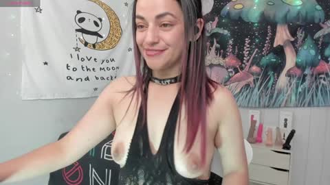 Snapshot of azucenaxxxgp chatting on 01.20.25 Azucena R online show from 01.20.25