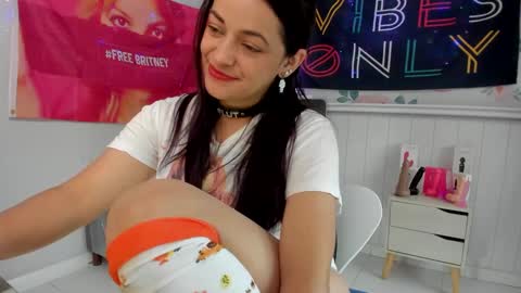 Snapshot of azucenaxxxgp chatting on 10.08.25 Azucena R online show from 10.08.25
