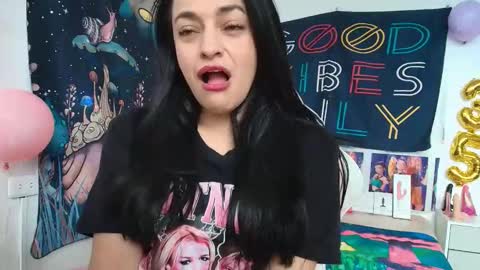 Azucena R online show from 05.15.26