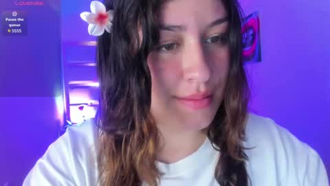 Snapshot of azul_vera chatting on 10.17.25 AZUL online show from 10.17.25