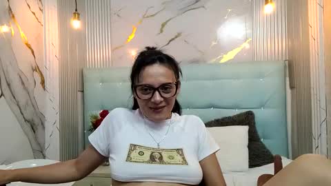 Snapshot of azura_lion chatting on 05.26.26 azura lion online show from 05.26.26