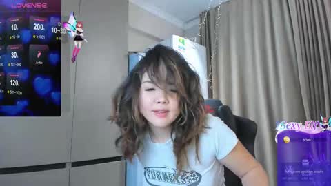 Snapshot of azure_moon chatting on 02.27.25 azure_moon online show from 02.27.25