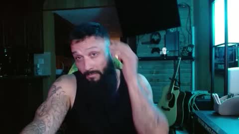 Snapshot of b713htx chatting on 04.10.26 Miguel online show from 04.10.26