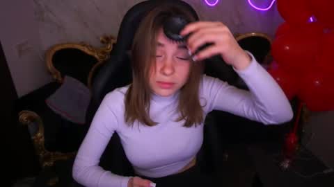 Snapshot of babe_dollie chatting on 02.17.25 Babe online show from 02.17.25