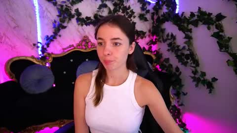 Snapshot of babe_dollie chatting on 09.22.25 Babe online show from 09.22.25