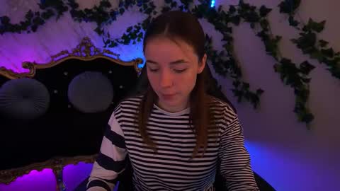 Snapshot of babe_dollie chatting on 10.21.25 Babe online show from 10.21.25