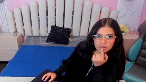 Snapshot of babe_vennus chatting on 04.24.26 Venus online show from 04.24.26