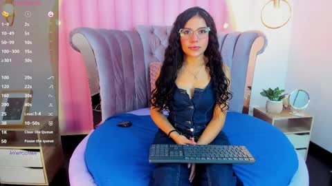 Snapshot of babe_vennus chatting on 05.18.26 Venus online show from 05.18.26