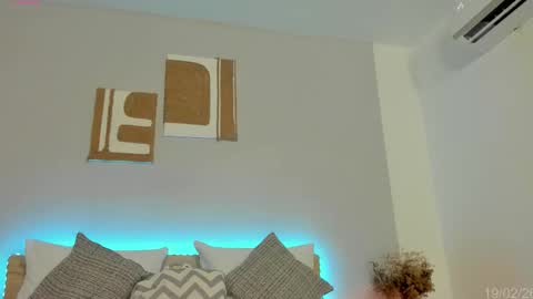 itzell  online show from 02.20.26