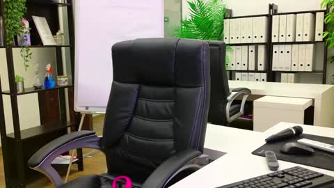 Olivia and Lexi online show from 10.16.25