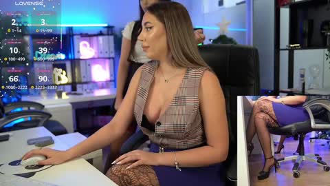Olivia and Lexi online show from 12.15.25
