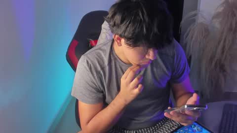 Snapshot of baby_cortesxxx chatting on 06.08.26 David Cortes online show from 06.08.26