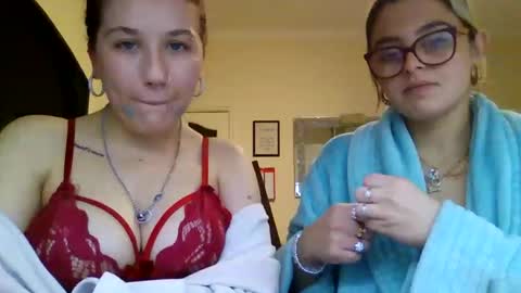 Snapshot of baby_girls2224 chatting on 02.17.26 baby_girls2224 online show from 02.17.26