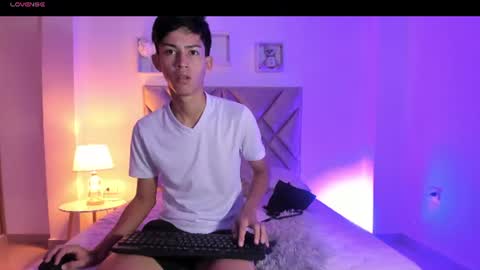 Snapshot of baby_noaht chatting on 06.18.26 baby_noaht online show from 06.18.26