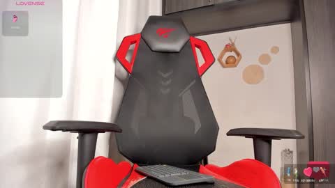 FOLLOW ME  online show from 09.11.25