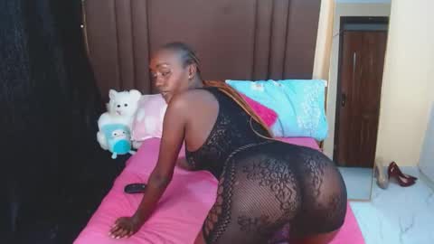 Snapshot of babybree_1 chatting on 10.06.25 kirah online show from 10.06.25