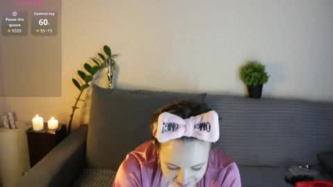 Snapshot of babyhotgirlq chatting on 04.10.26 Babyhotgirlq online show from 04.10.26