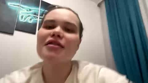 Snapshot of babymeow17 chatting on 10.05.25 babymeow17 online show from 10.05.25