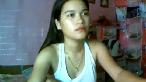 Snapshot of babypinaygirl chatting on 06.19.26 babypinaygirl online show from 06.19.26