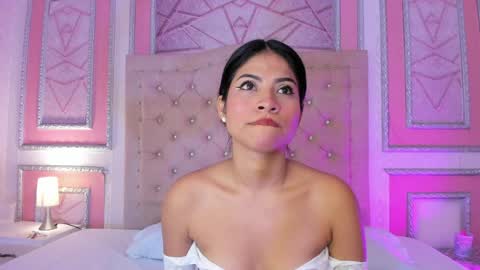 Snapshot of babypink_20 chatting on 04.07.26 laura online show from 04.07.26