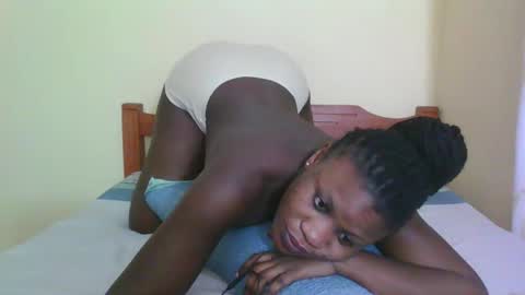 Snapshot of babyrozillah chatting on 05.17.26 PRISCILLAH online show from 05.17.26