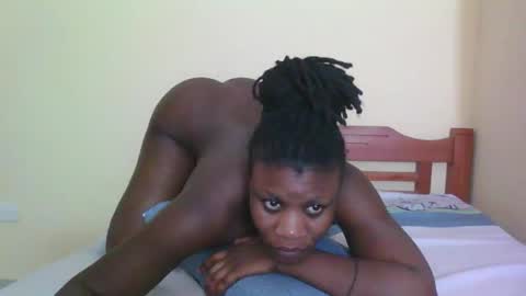 Snapshot of babyrozillah chatting on 05.25.26 PRISCILLAH online show from 05.25.26